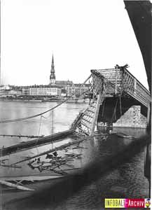 1914-18 - Stadtblick mit zerstrter Brcke