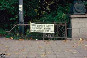 Oktober 1991 - Plakat am Freiheitsdenkmal