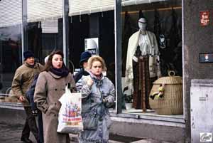 Dezember 1991 - Laden in der Dzirnavu iela