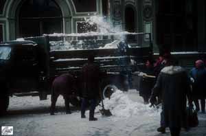 Februar 1994 - Schneeräumen auf dem Domplatz