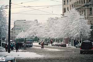 Oktober 1997 - verschneiter Straßenverkehr
