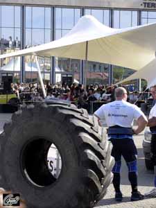 Mai 2008 - Strongmen am Bahnhofsplatz