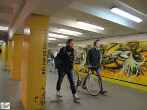Oktober 2010 - Fußgängertunnel gelb